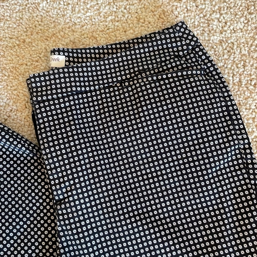 Stylish Black & White Capris - Perfect for Dressy or Casual Occasions!